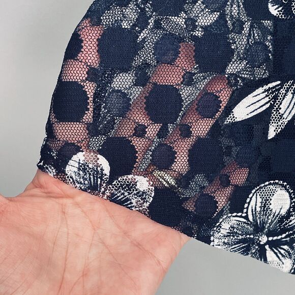 Est. 1946 Women's Short Sleeve Blouse Size 26W/28W Navy Blue Floral Overlay - Picture 6 of 16